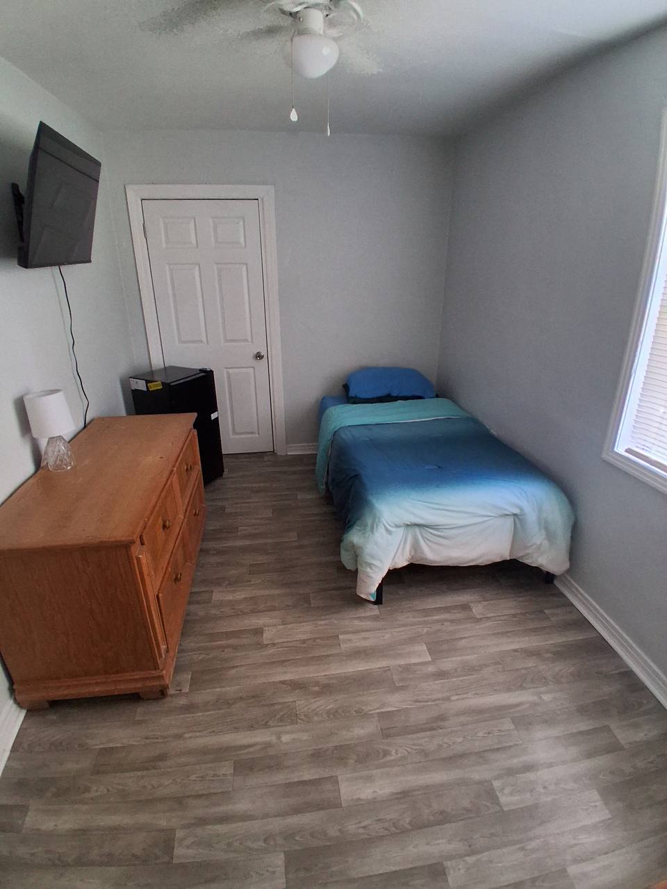 Archived furnished room at 10003 Connecticut Street in Gibsonton